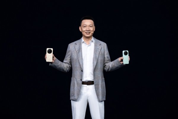 佰亿配资 “双11”拉开序幕，手机AI化成为新品大趋势