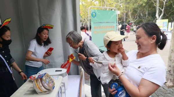 启盈优配 苏北米软糯、东北米劲道、崇明米清香……多产地新米香飘上海